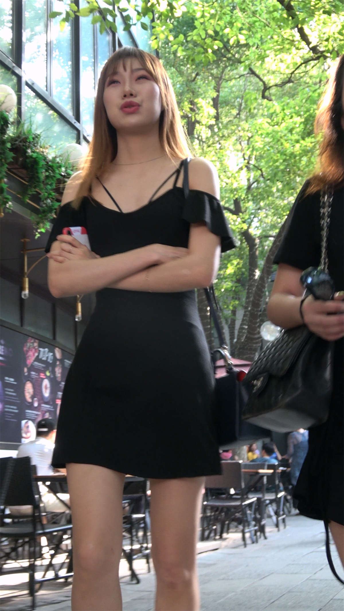 黑色短裙高跟美女