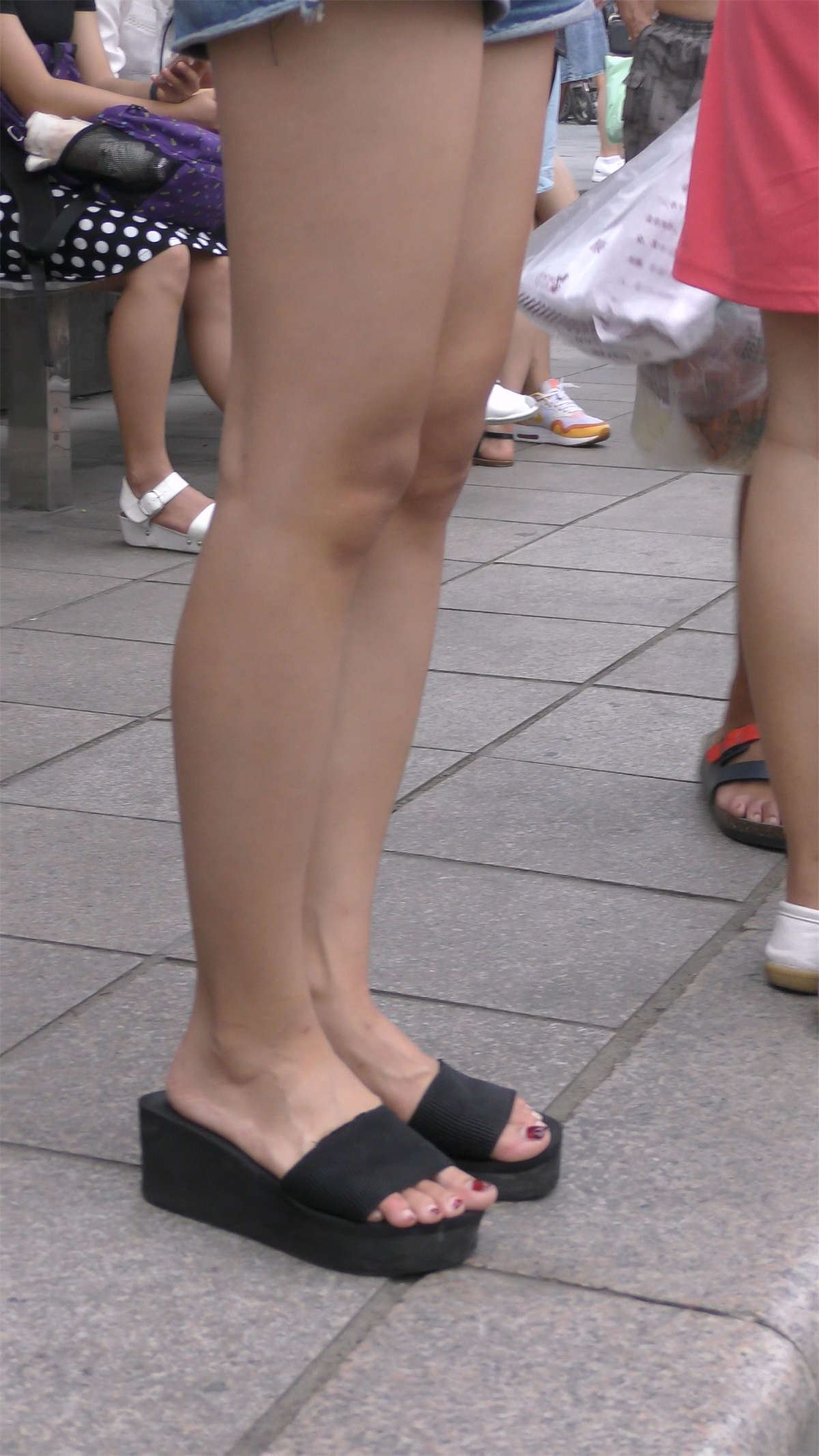 拥有冷艳气质的美女