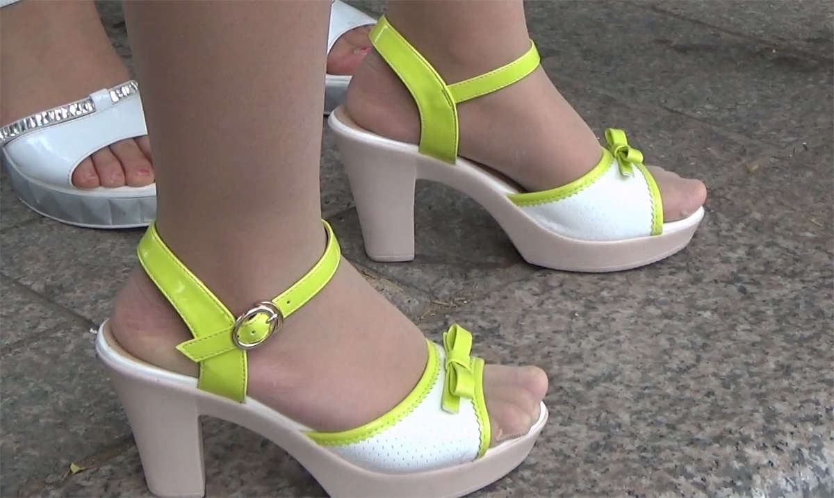 这个颜色的鞋子一般人HOLD不住