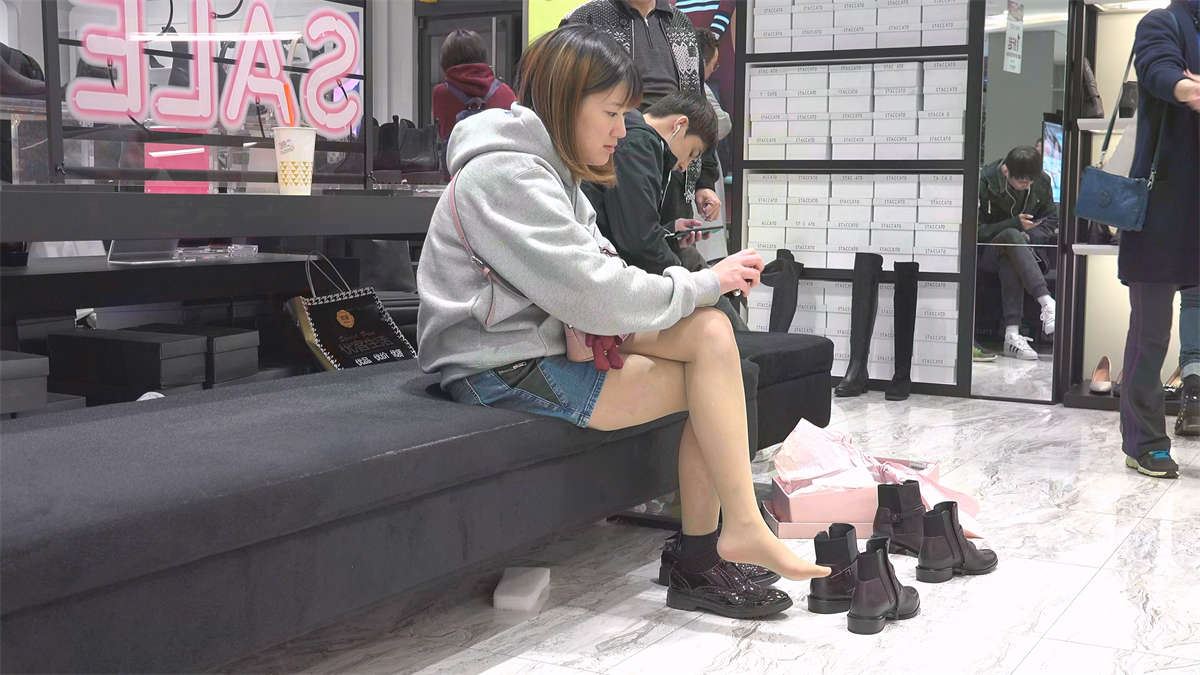 漂亮妹子冬日双层袜