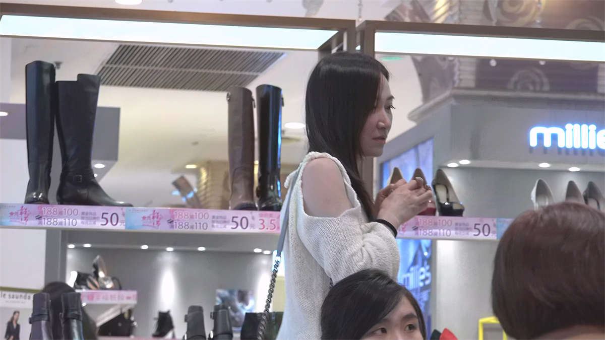 极品白嫩玉足性感女神试鞋