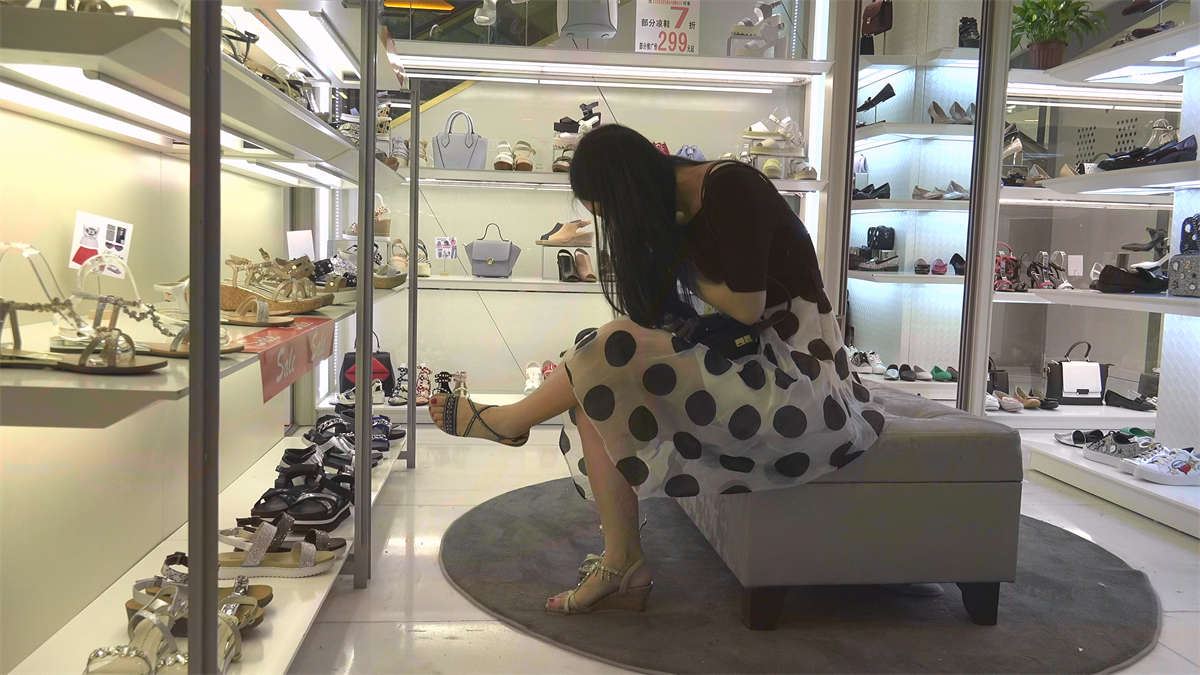少女这双艳趾嫩足