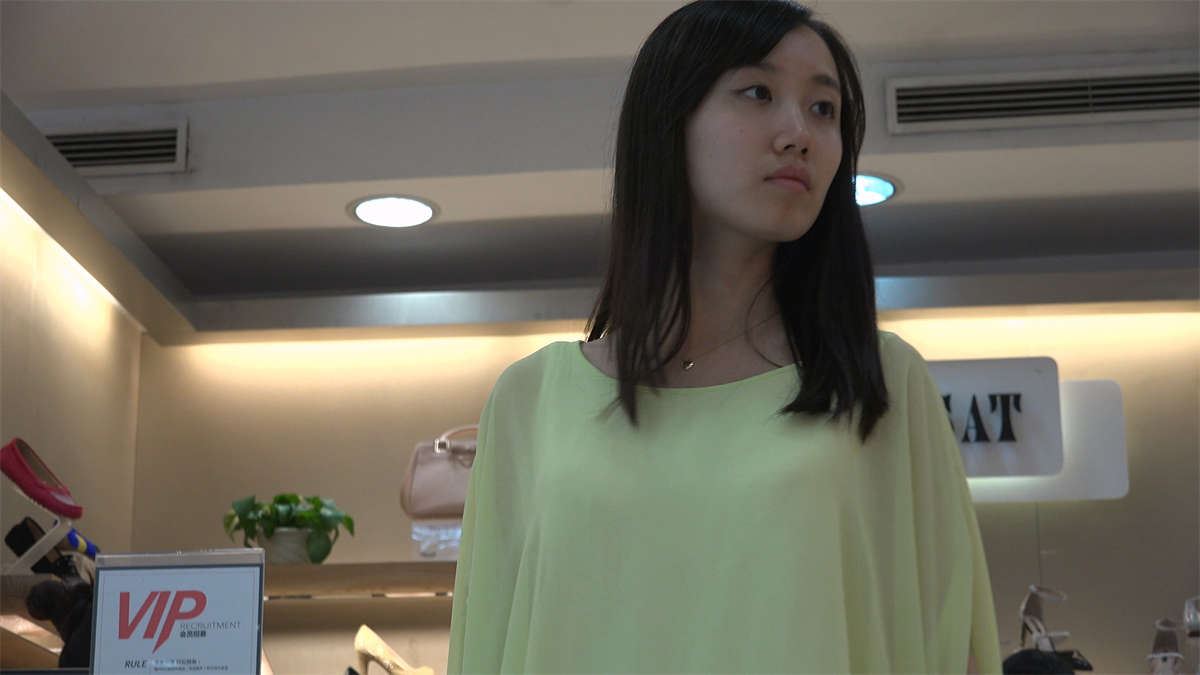 白嫩玉足温柔美女美爆了