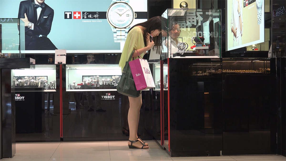 白嫩玉足温柔美女美爆了