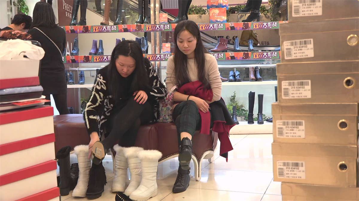 端庄少妇的试鞋丝，竟然是原生的长肉丝