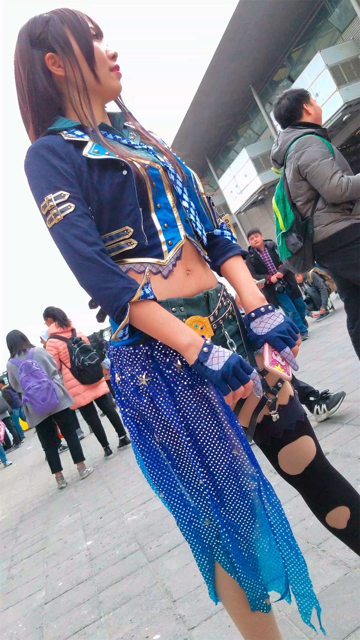 一脸清纯的cosplay二次元美少女