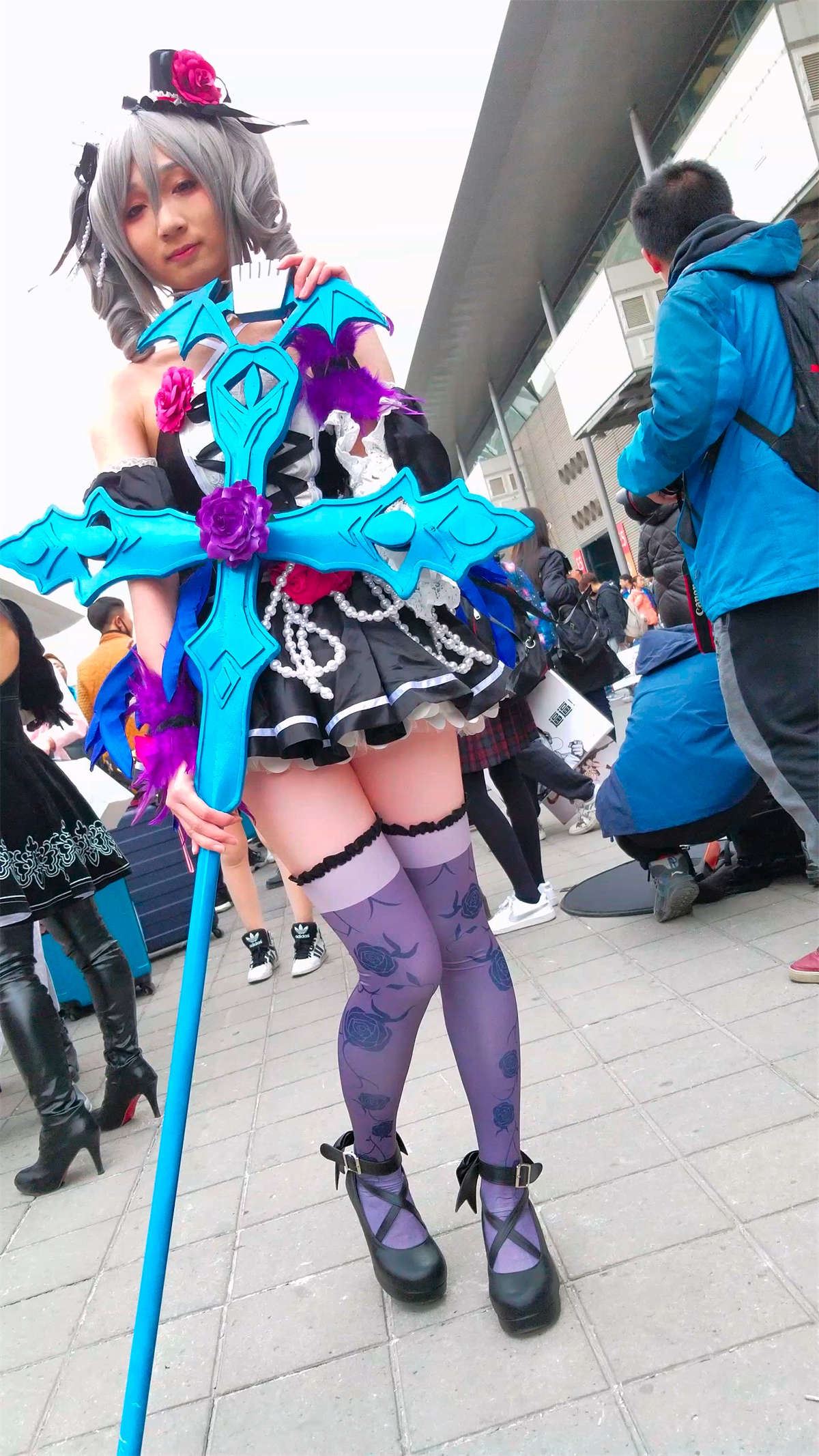 紫色丝袜cosplay的二次元美少女