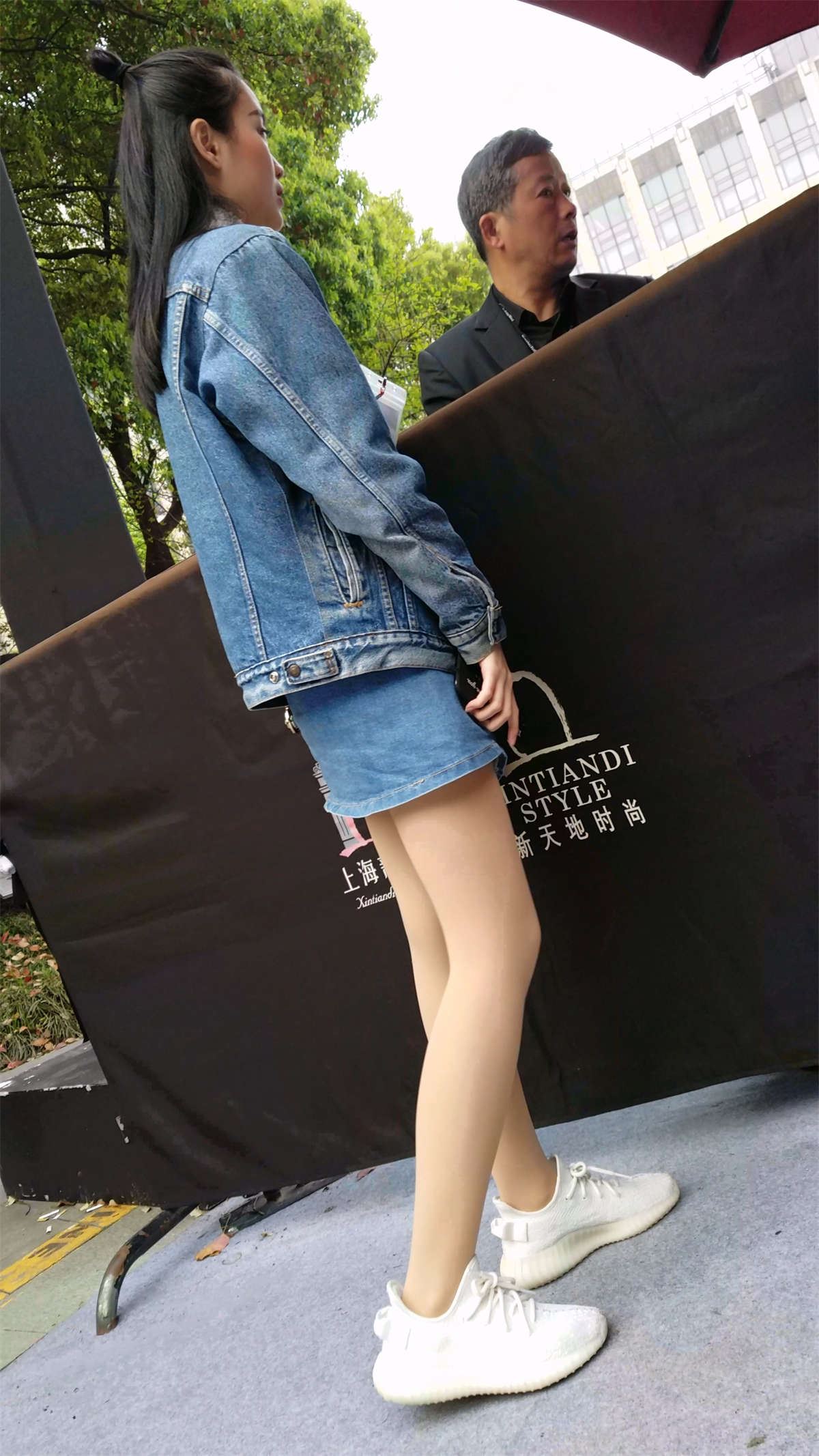 丝袜美腿牛仔裙好身材高颜值小姐姐