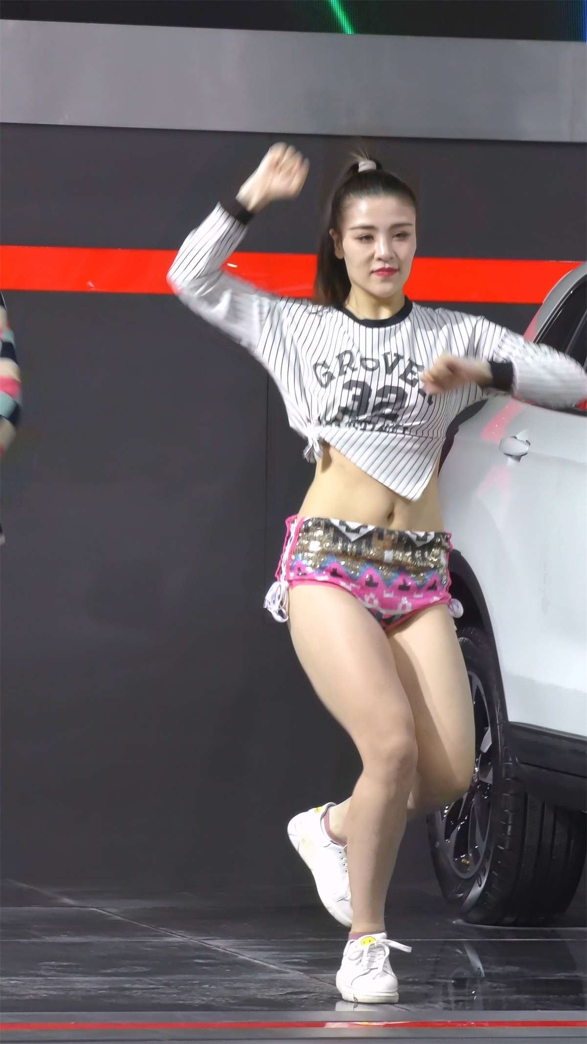 热舞性感粉内内美女