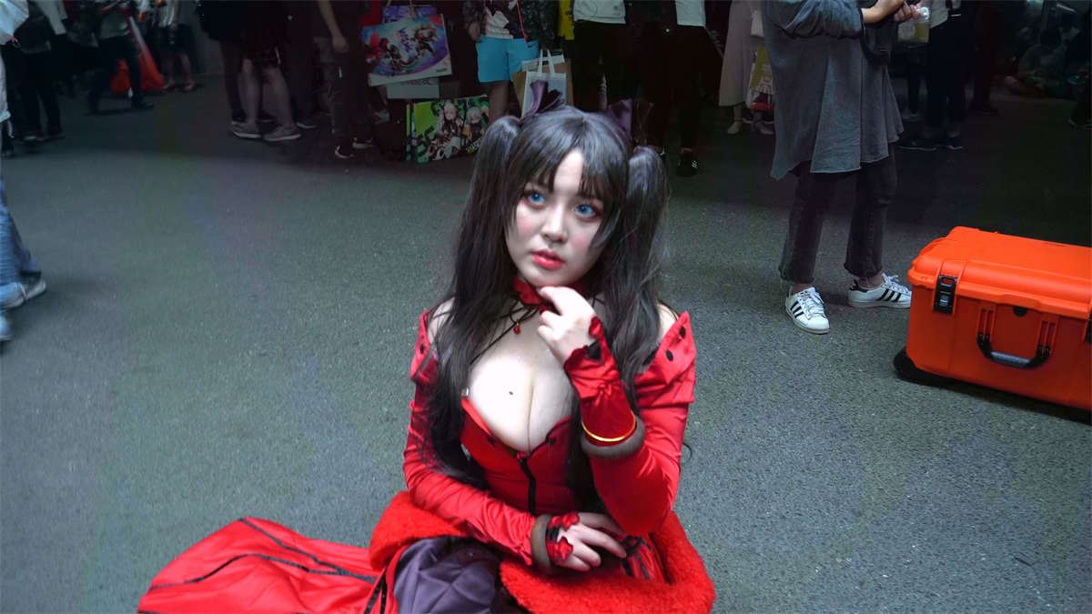 丰满的cosplay少女