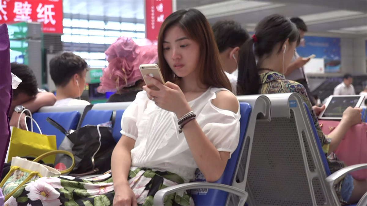 玲珑剔透的少女玉足，性感到法力无边