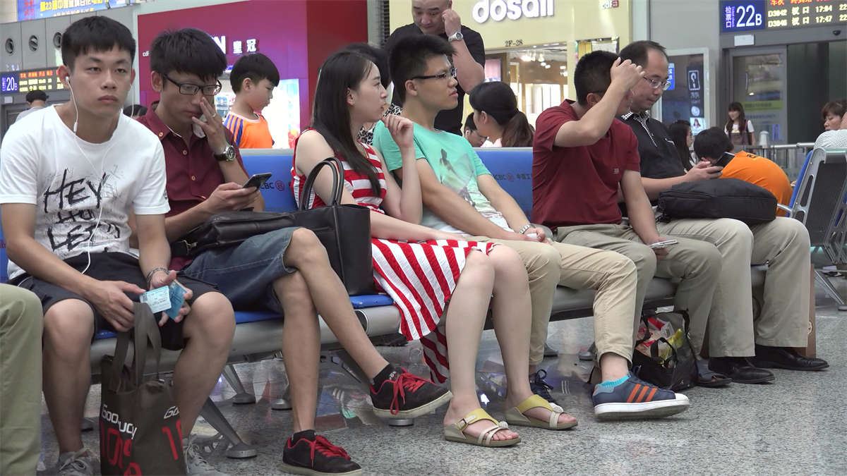 学M的纯洁素足一双