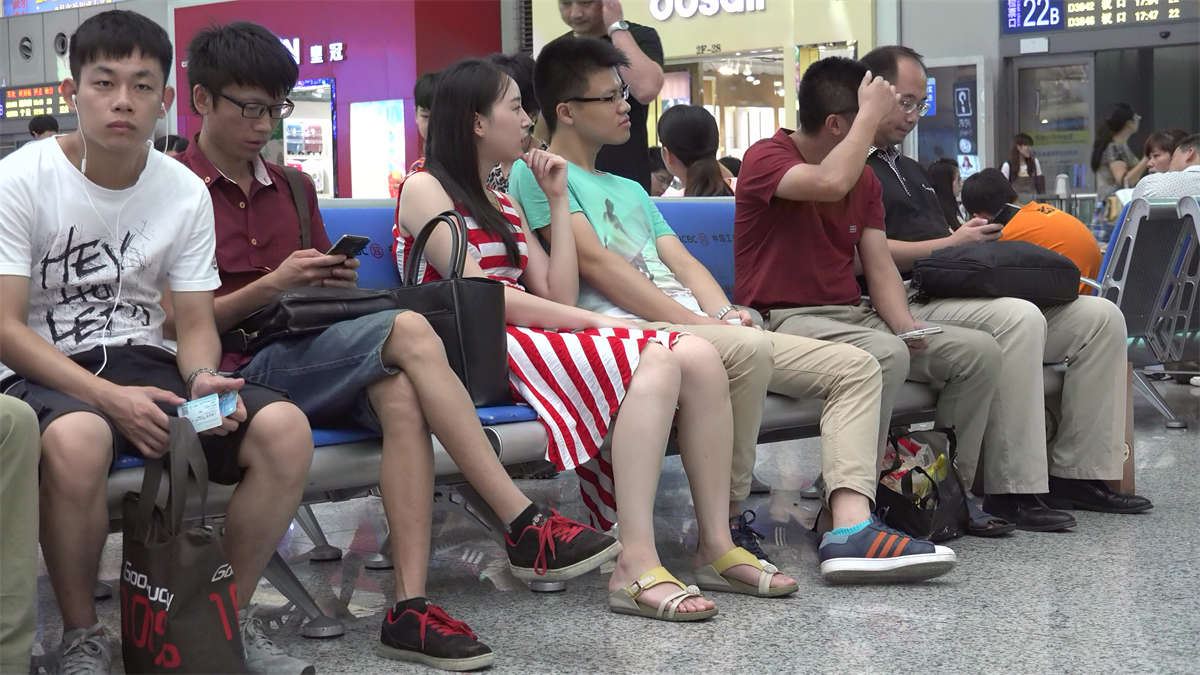 学M的纯洁素足一双