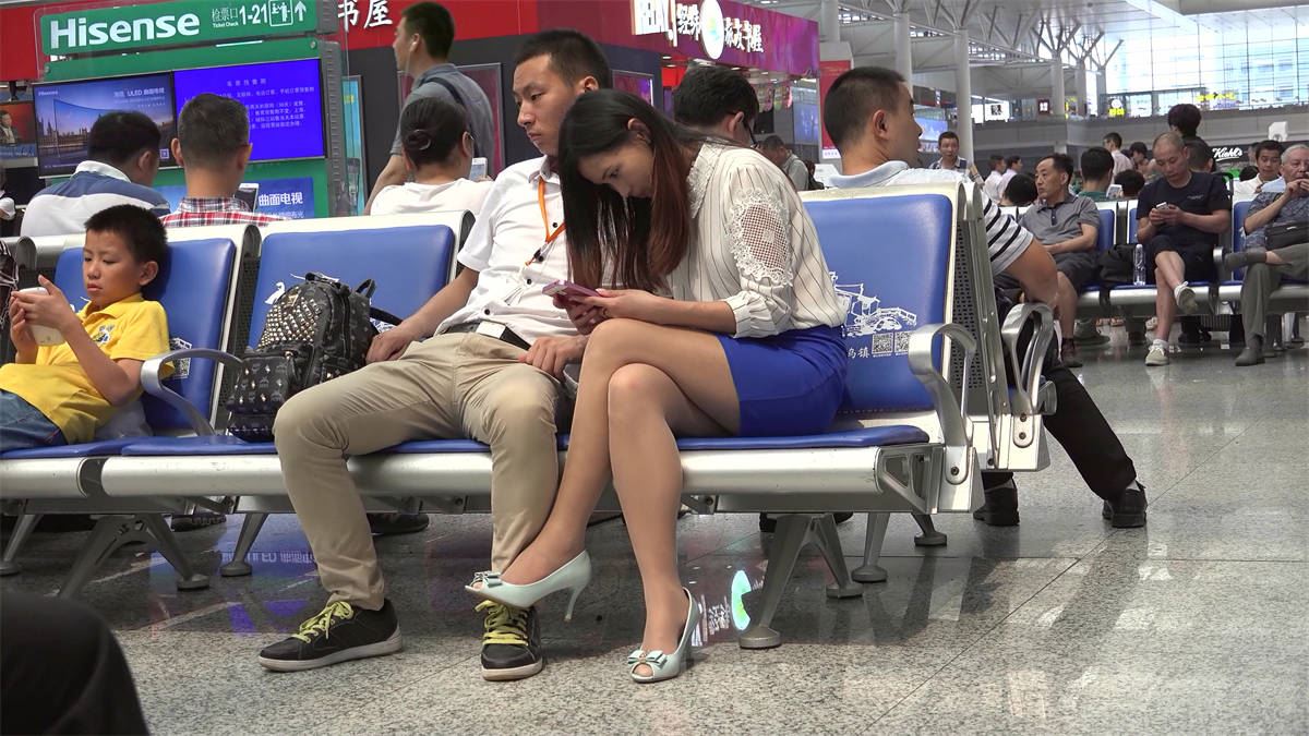 美腿长丝很久未见，要玩就得玩个大的