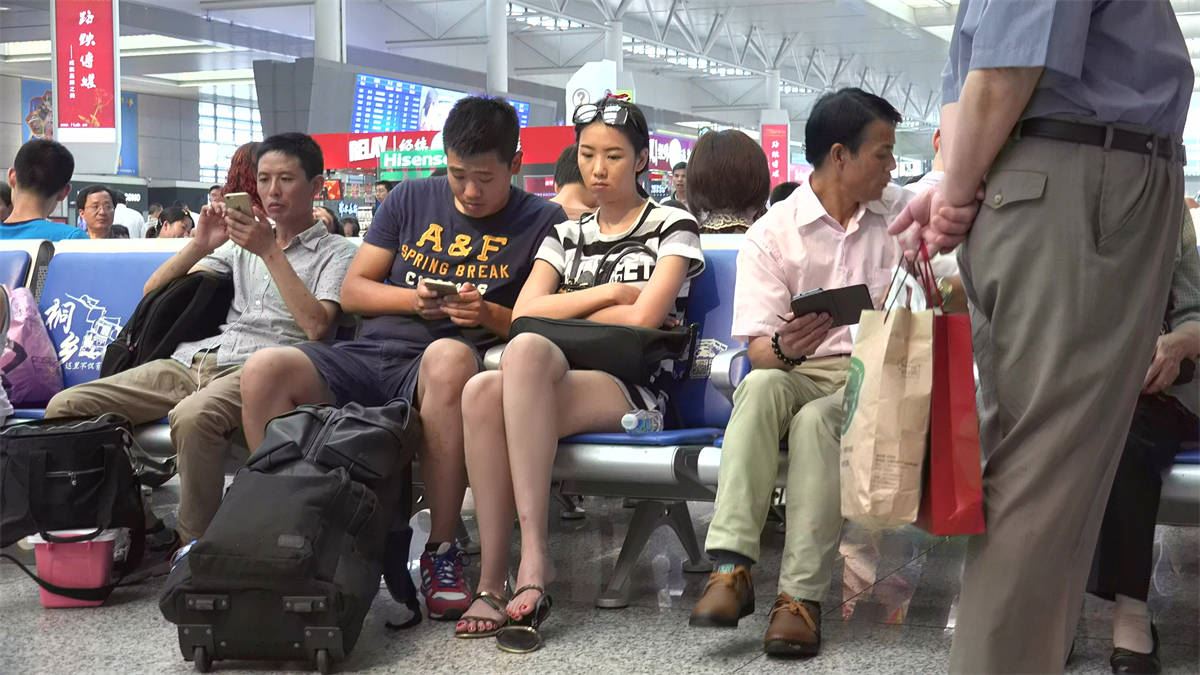 这双少女长趾艳足，够诱惑，够妖娆