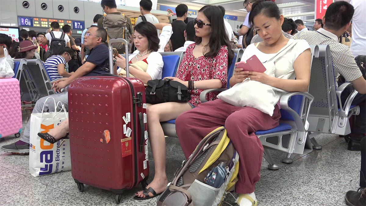 墨镜小姐姐