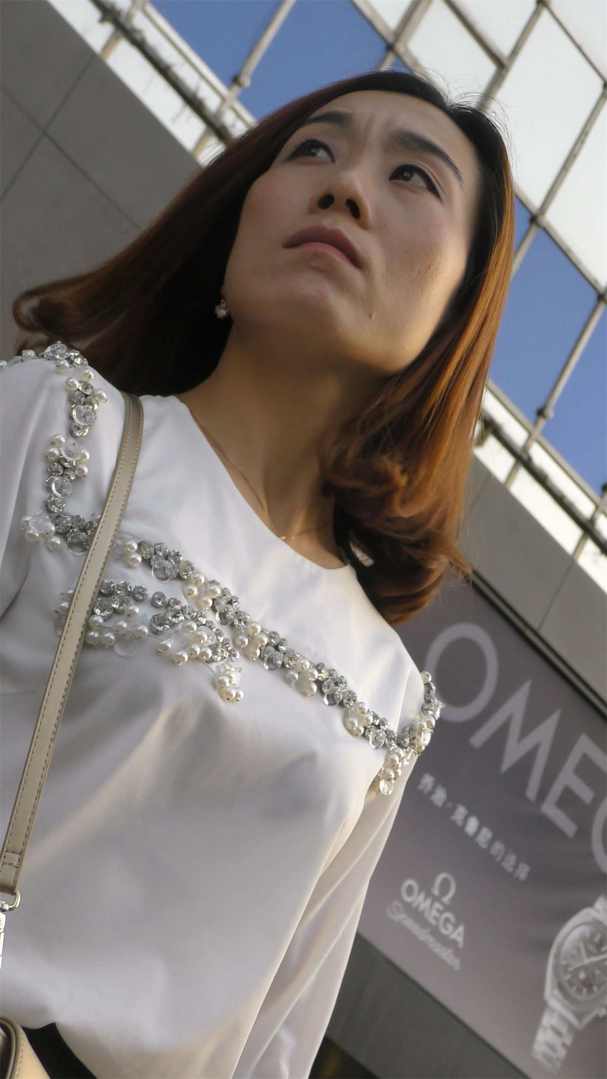鲜艳红指美足增高鞋美女