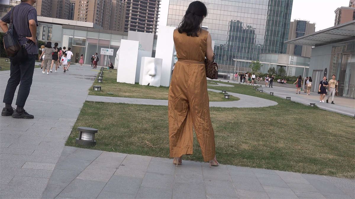 成熟的美女有更好的美足