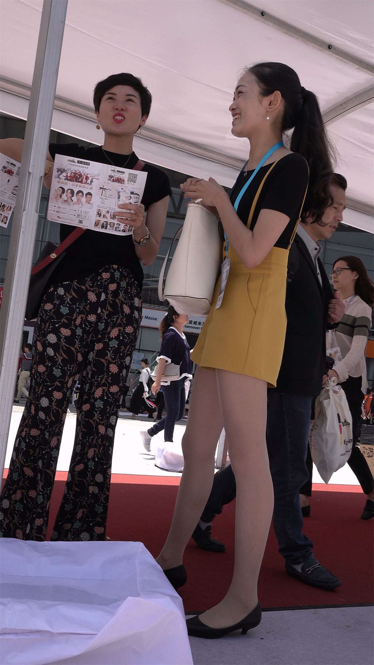 美人补妆