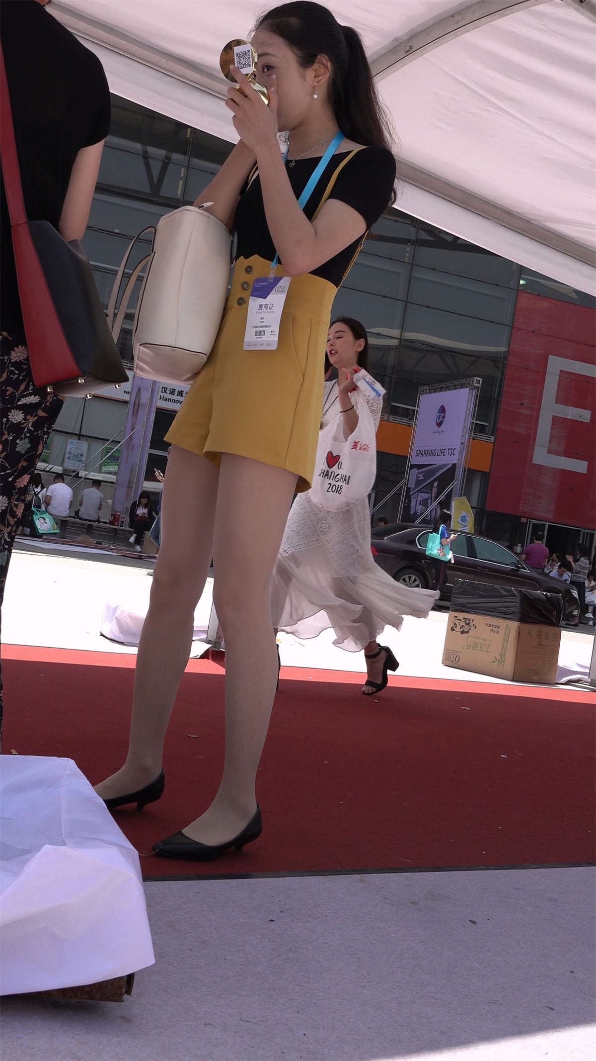 美人补妆