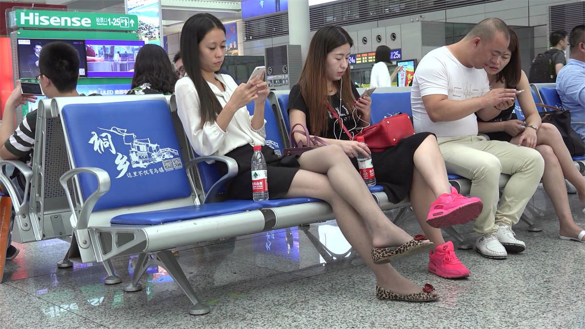 都是长丝，足底全露和足弓微露