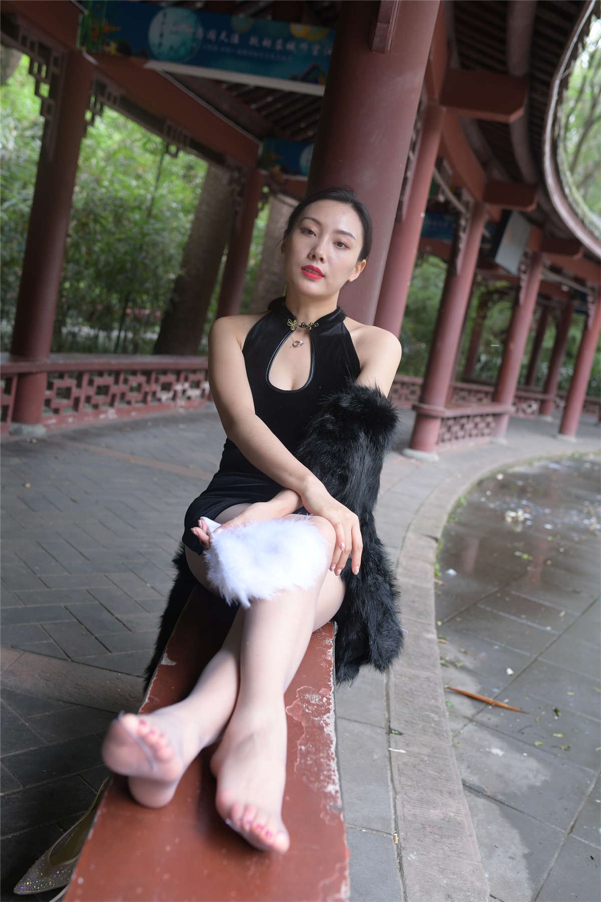 一始街拍作品 独坐幽篁里