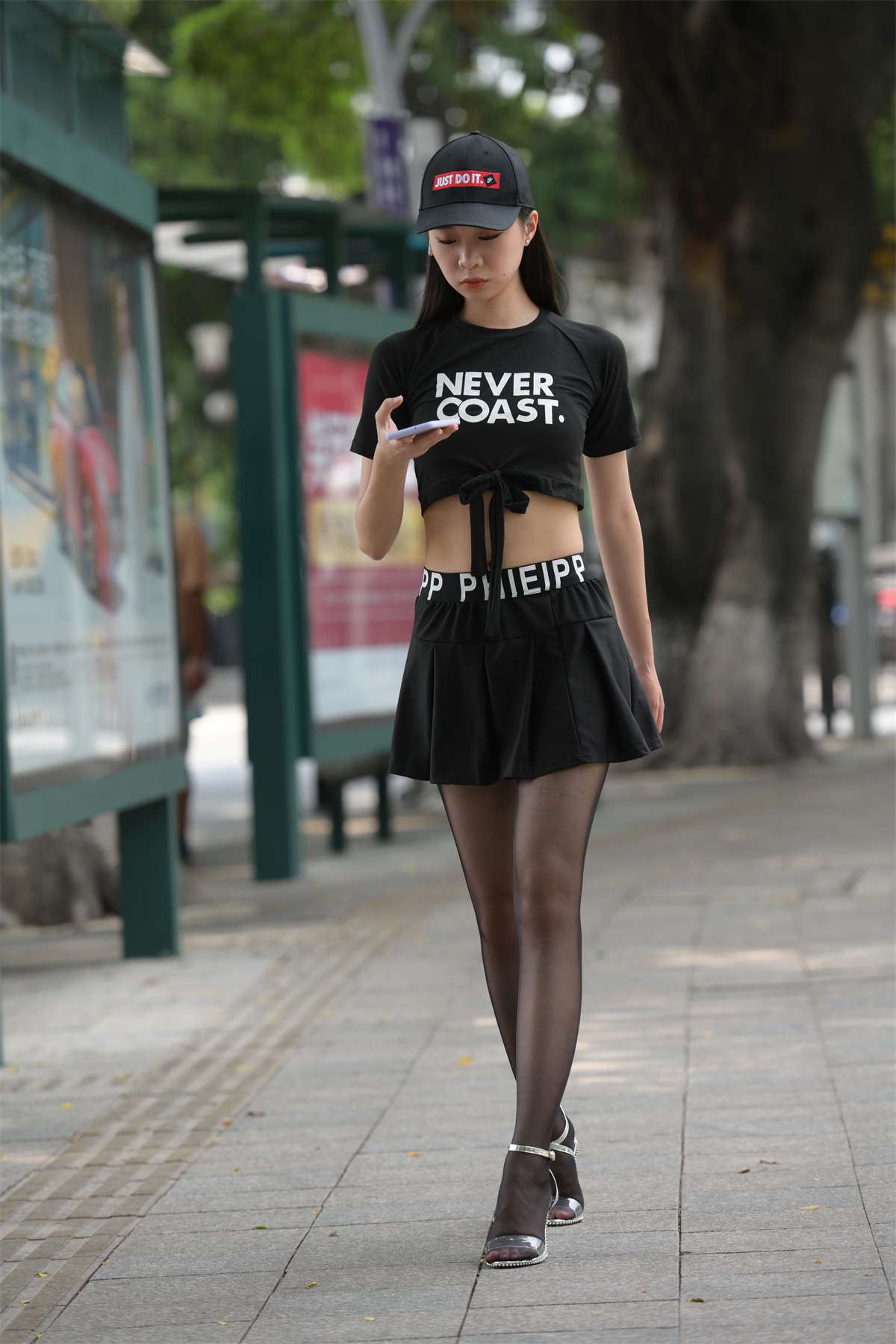 程生街拍作品 短裙亮丝的美女
