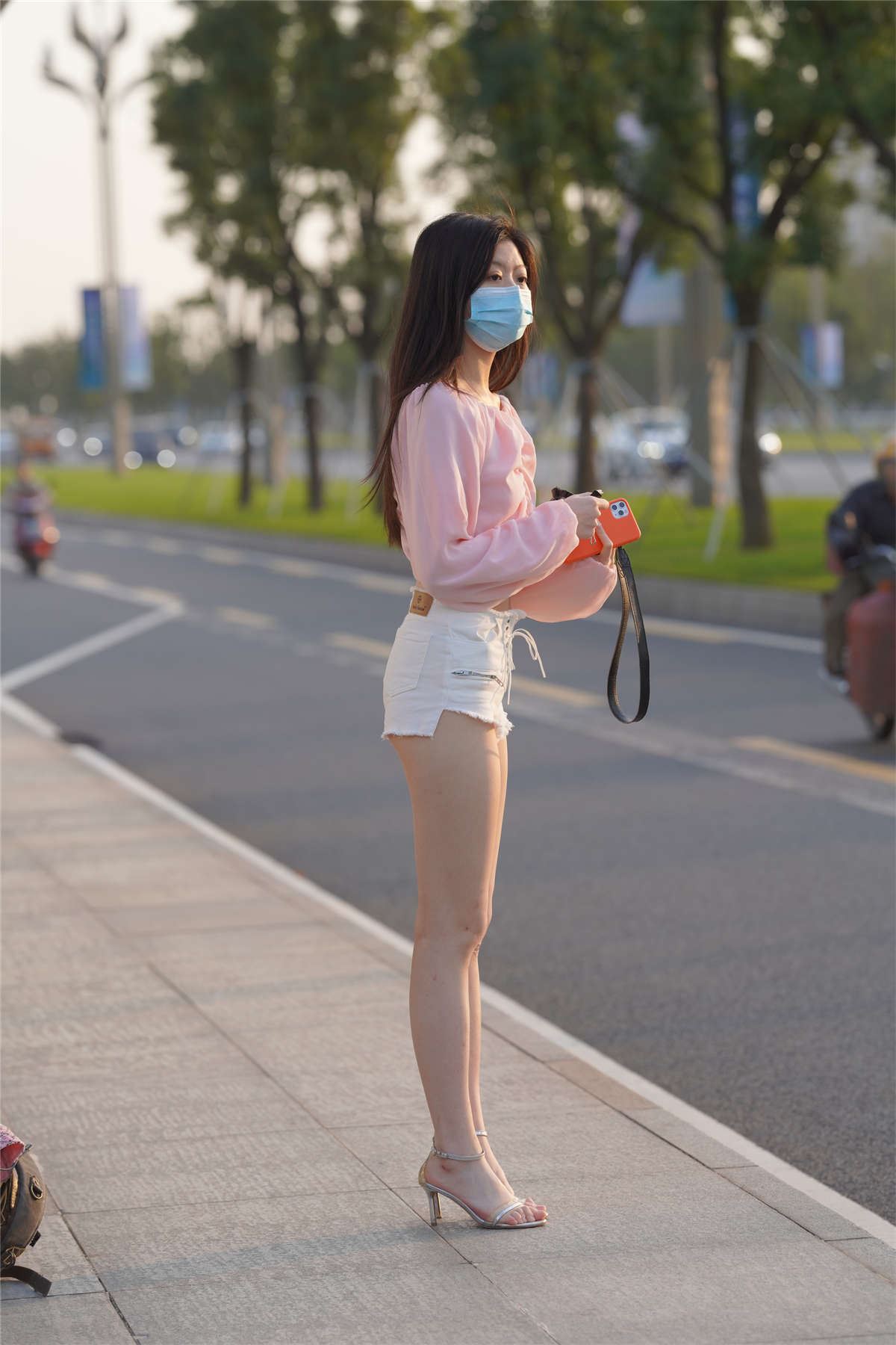 点点街拍作品 “牧羊”女孩