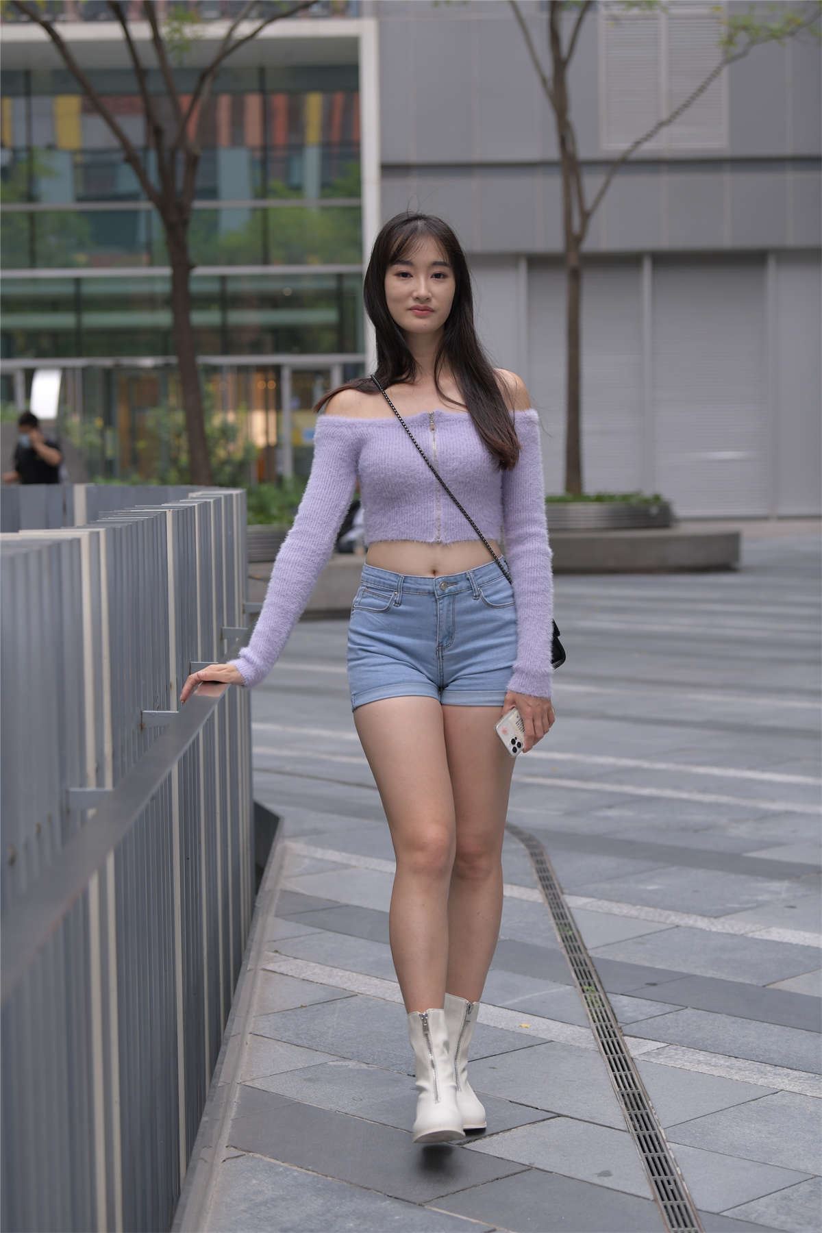 一只麋鹿摄影作品 蓝色牛仔热裤美女