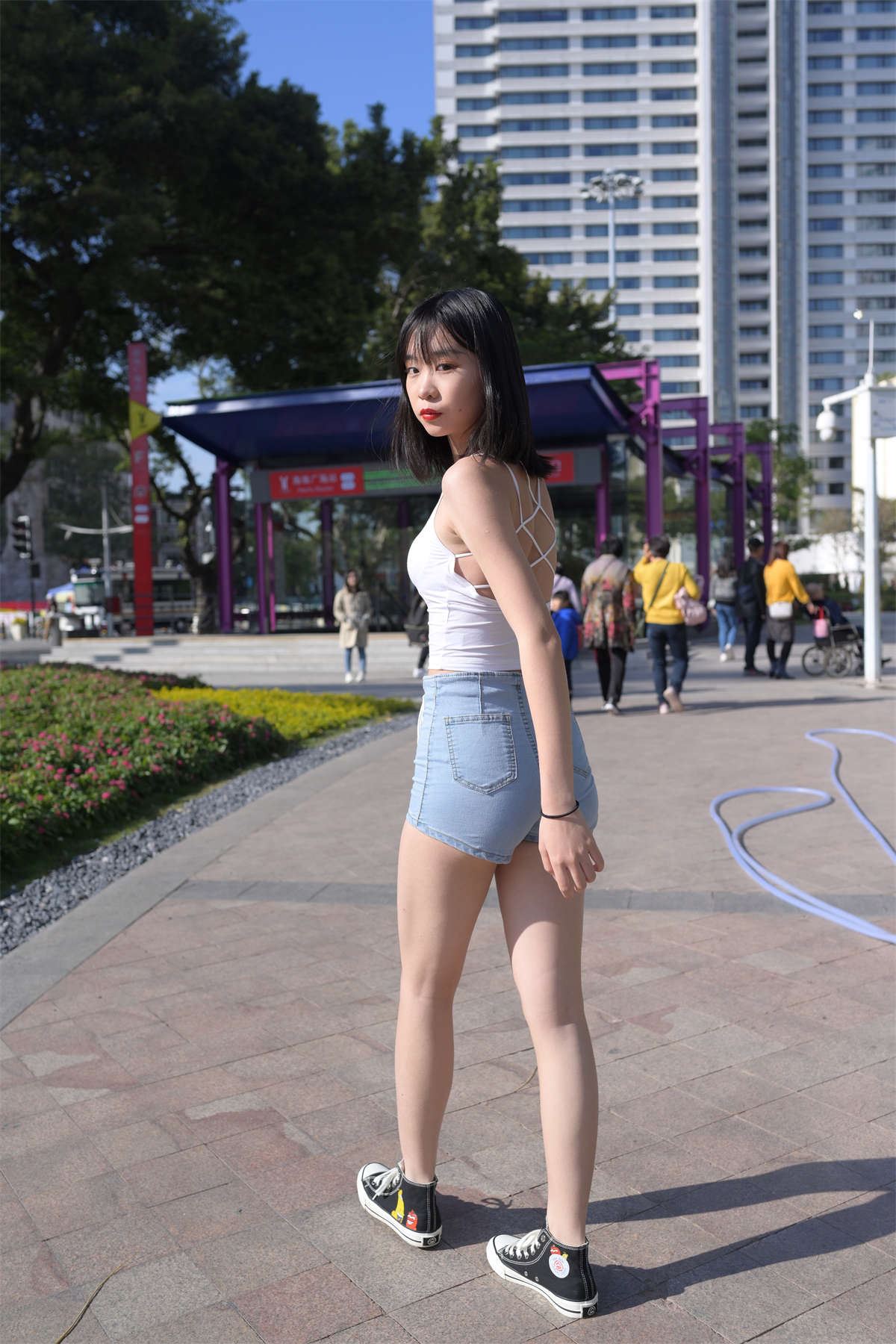浅浅 超短牛仔短裤