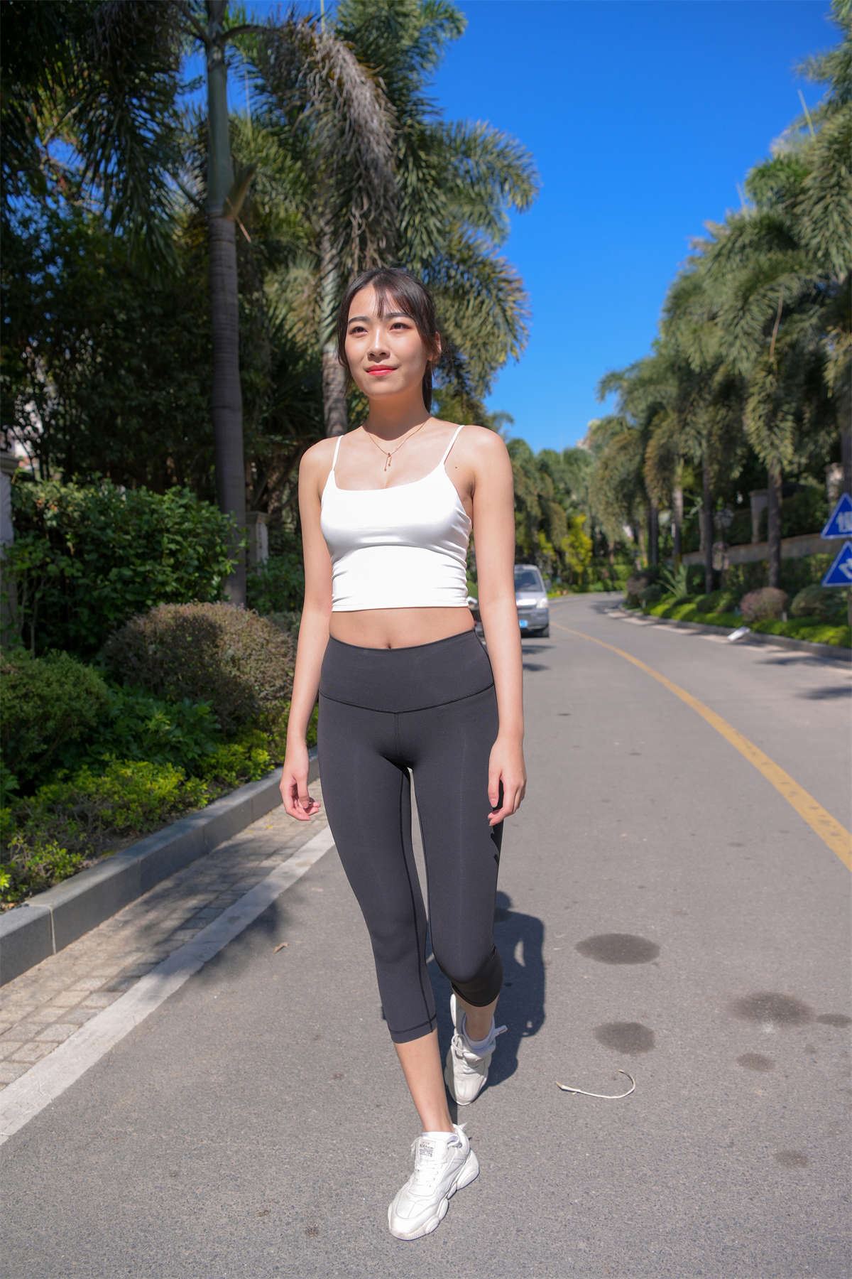 黑色瑜伽裤美女2