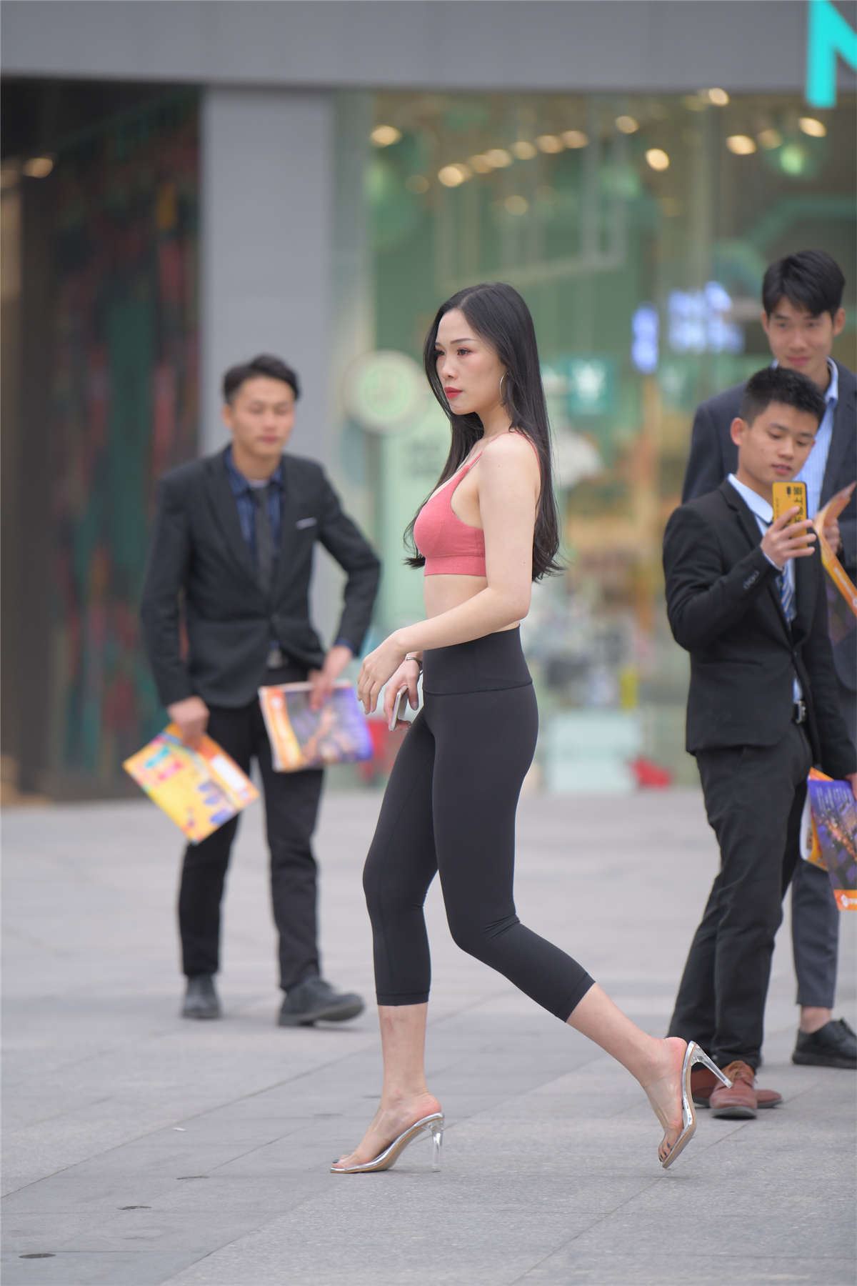 紧身裤少妇
