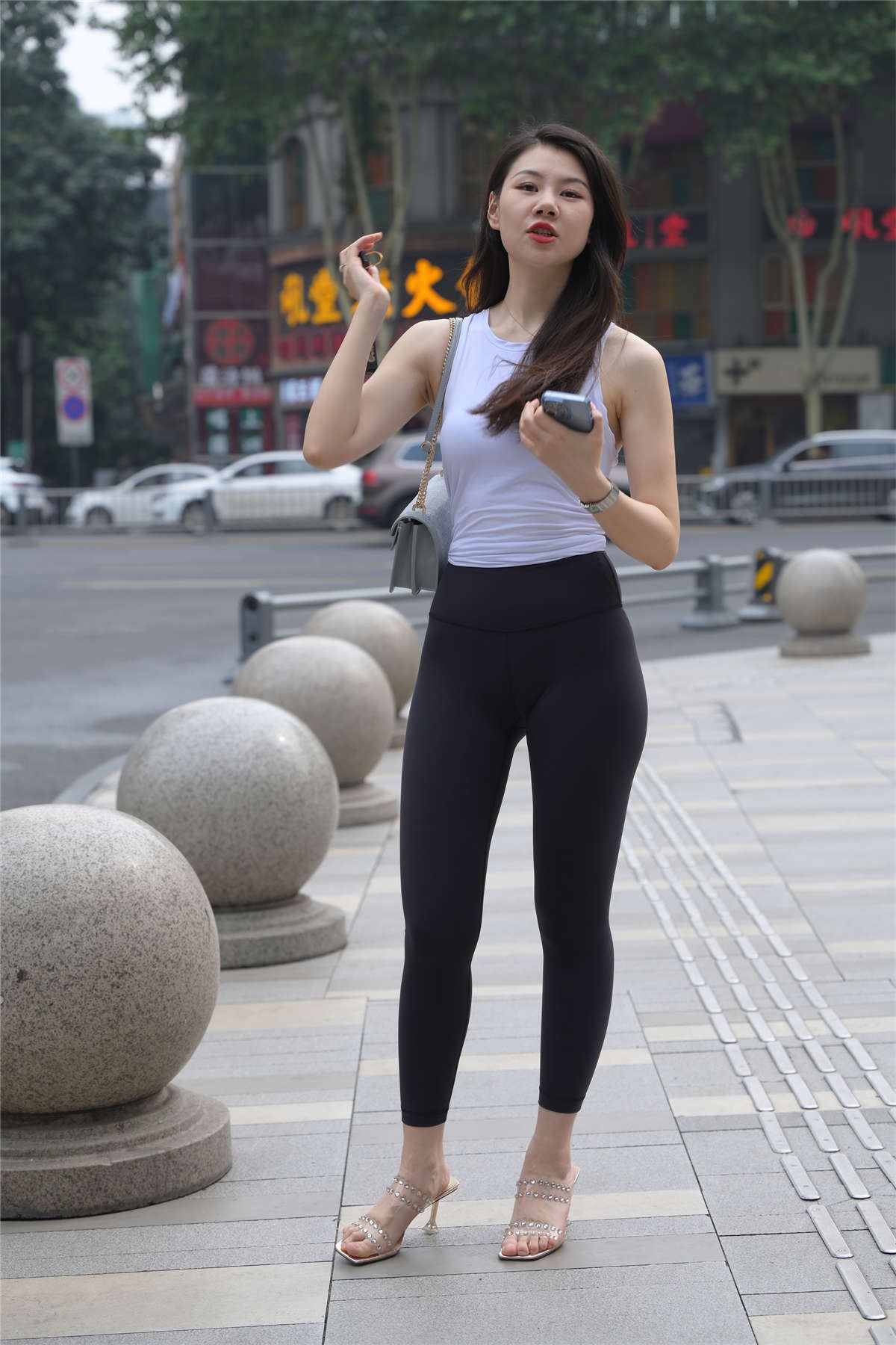 不吃鸡蛋街拍作品 传闻