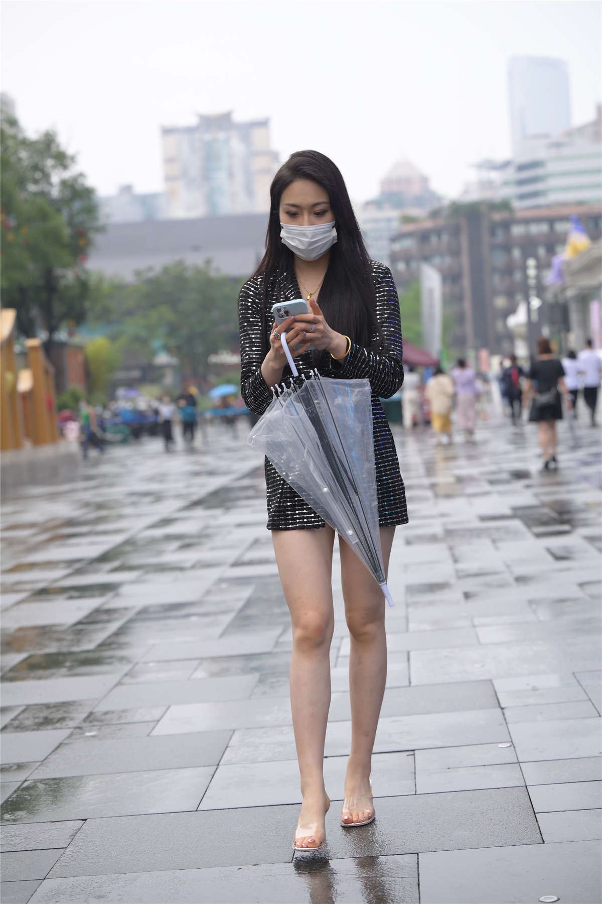 不吃鸡蛋街拍作品 有你的城市，下雨也美丽