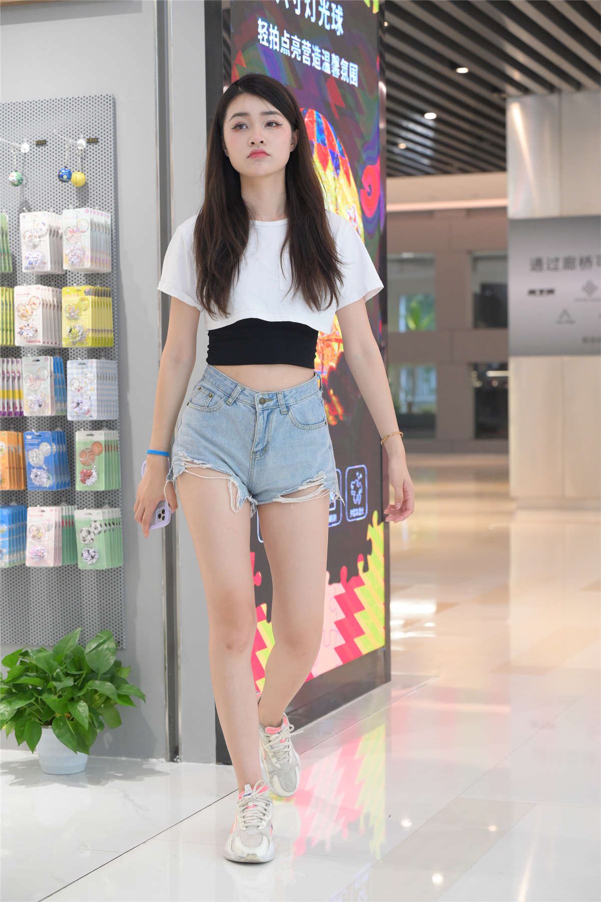 不吃鸡蛋街拍作品 热裤-浅蓝