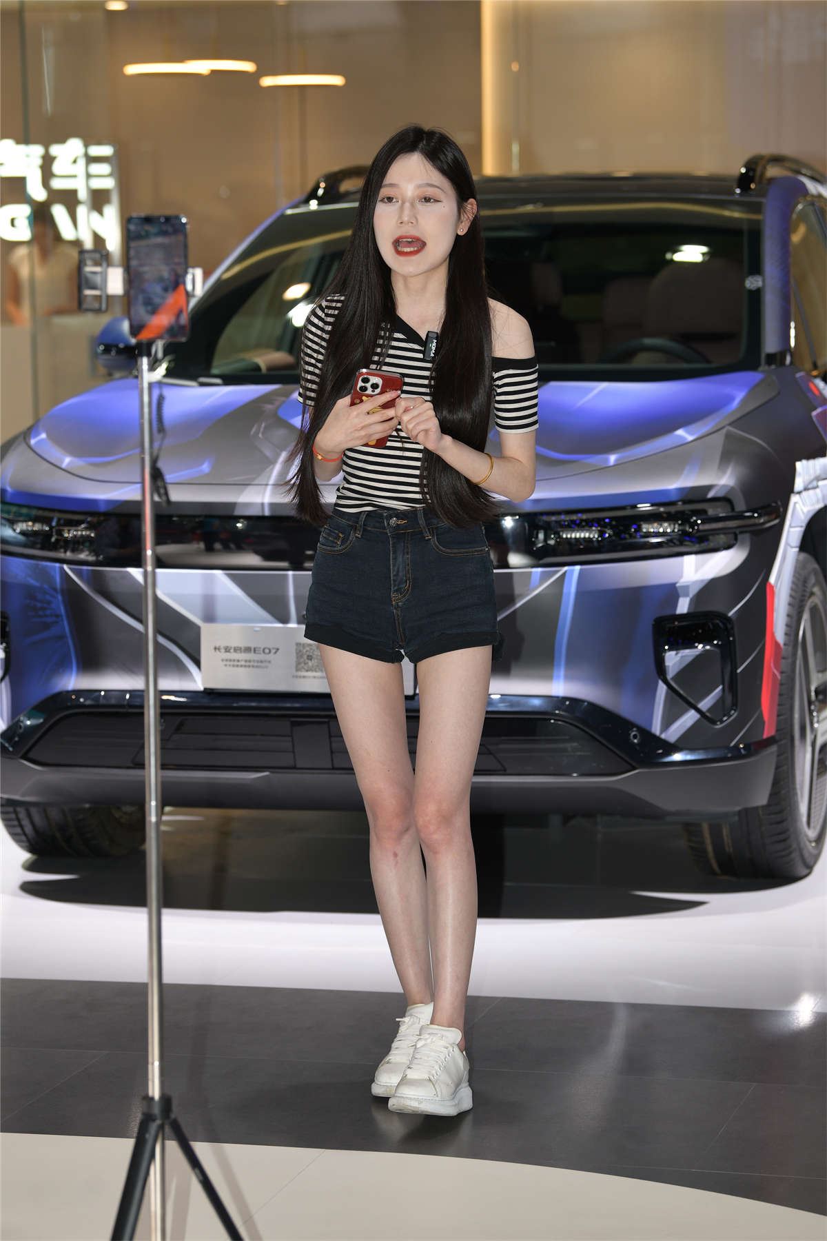 牛仔短裤直播小姐姐