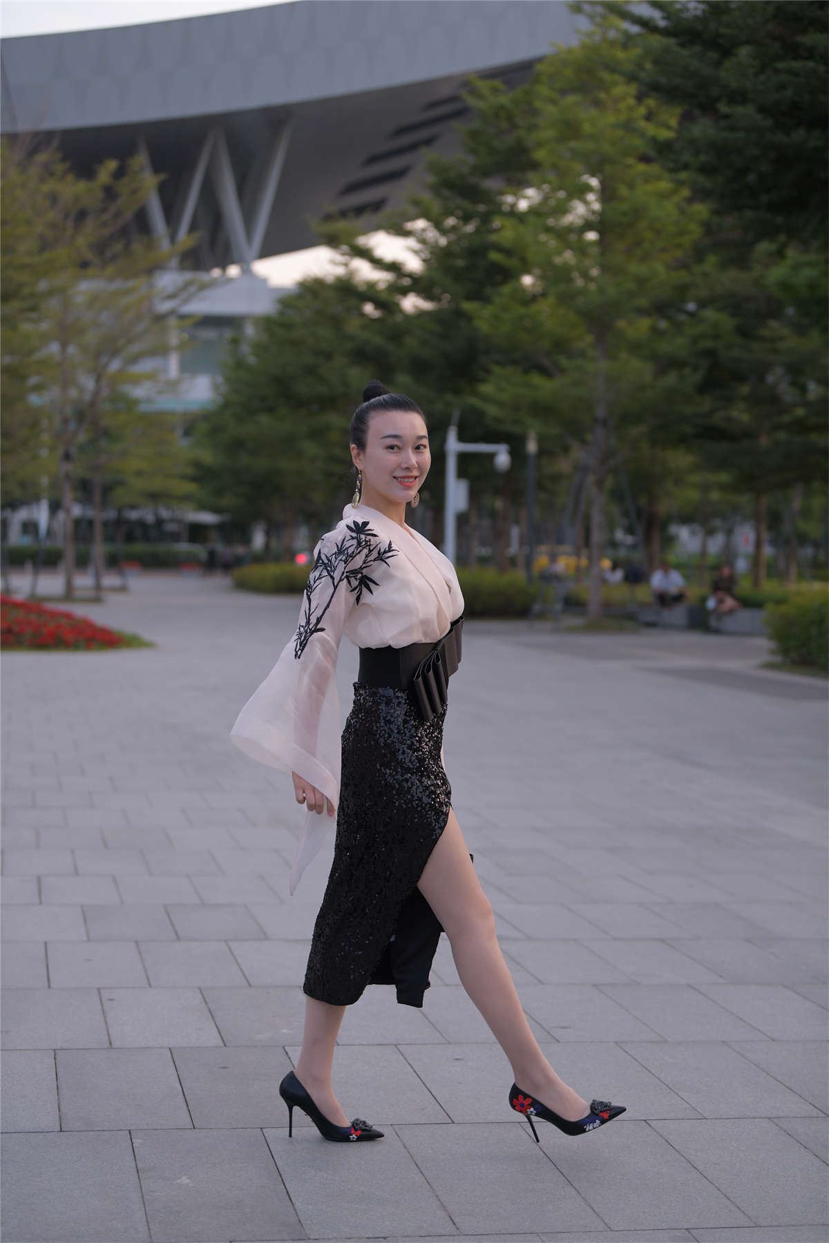 温婉黑白搭配