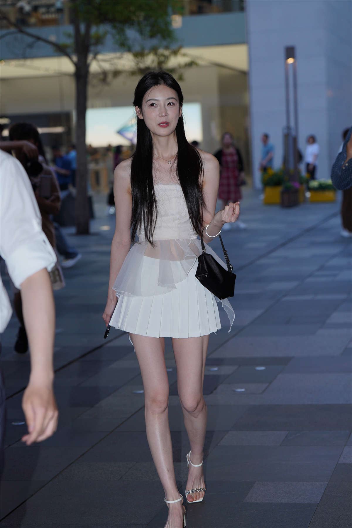 甜美白色套装裙