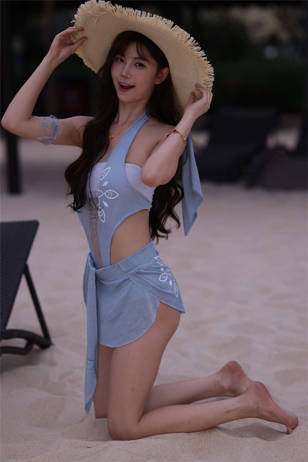蓝色甜美少女