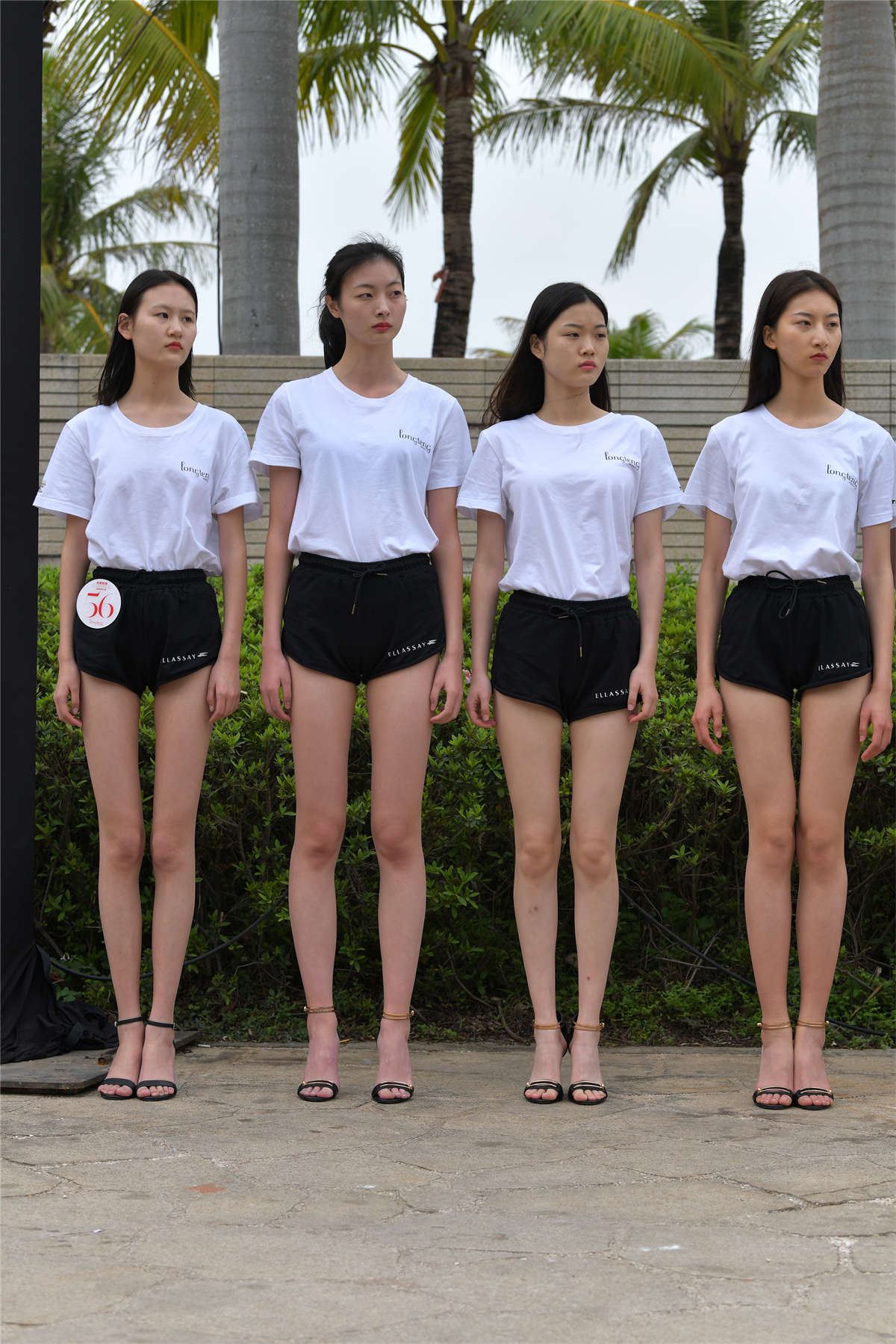 高挑青春妹子