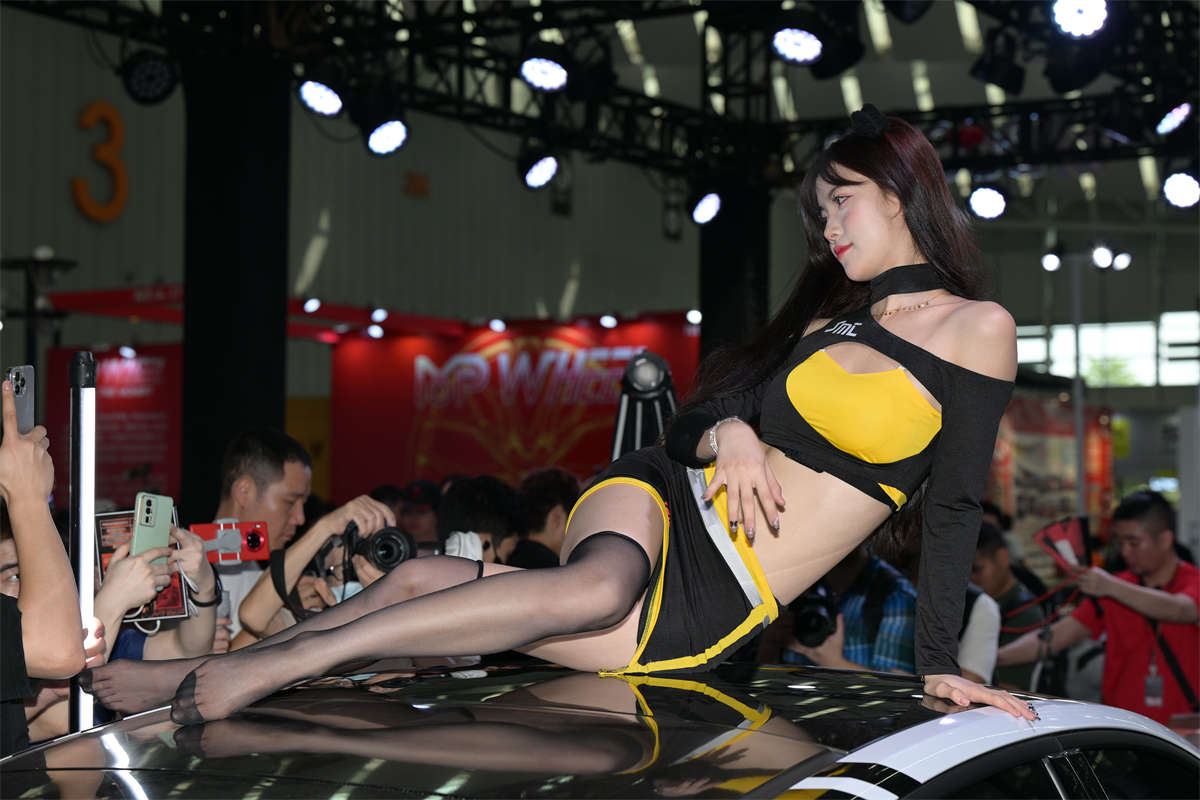 可爱甜美SHOWGIRL