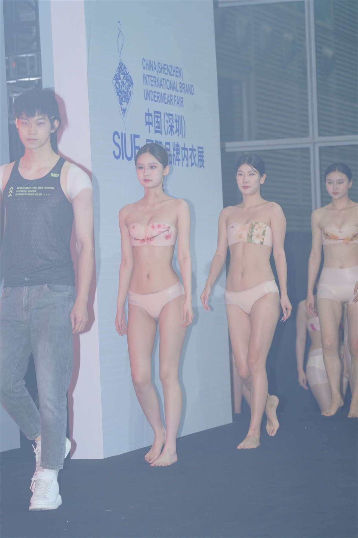 内衣展02