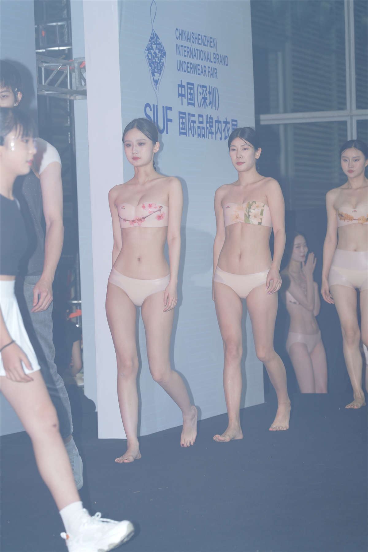 内衣展02