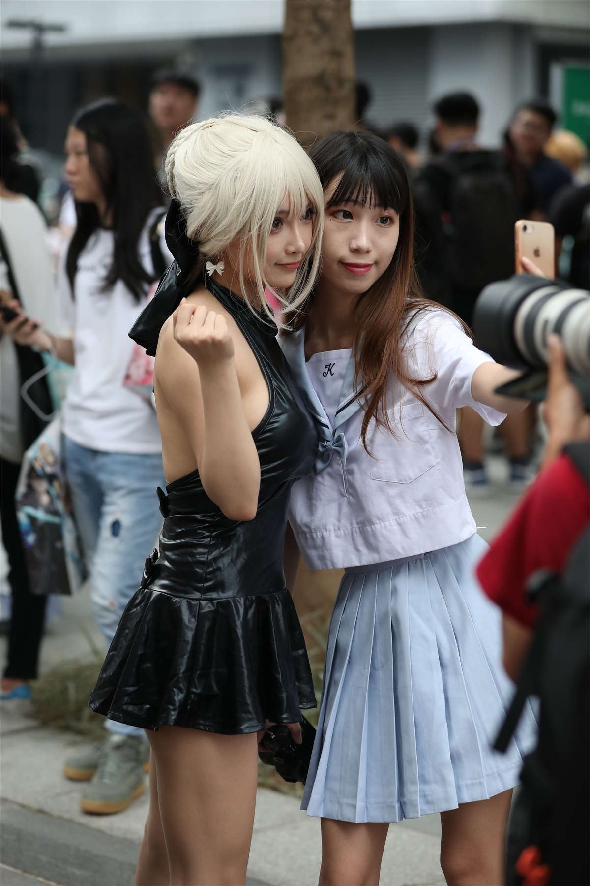 黑胶cos小姐姐
