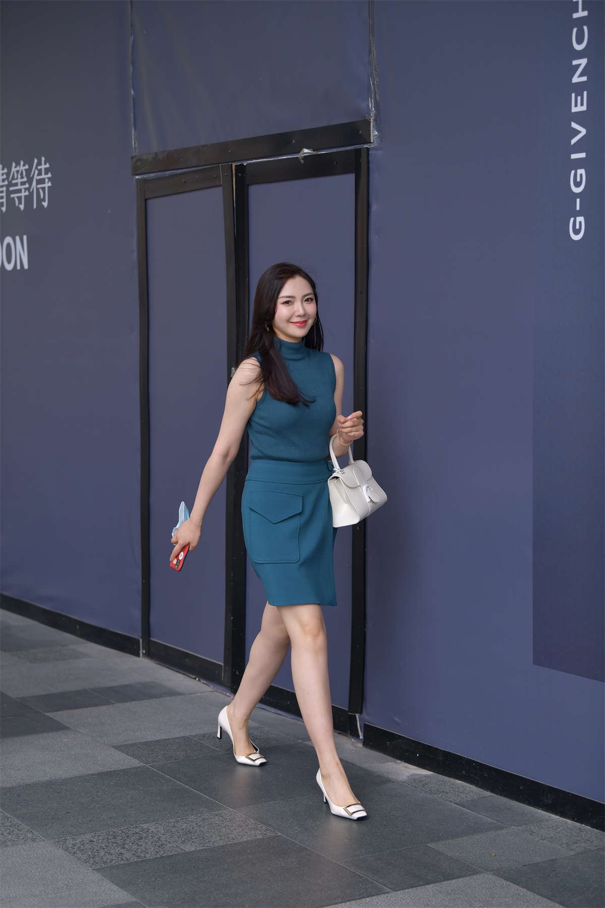温婉绿色连衣裙