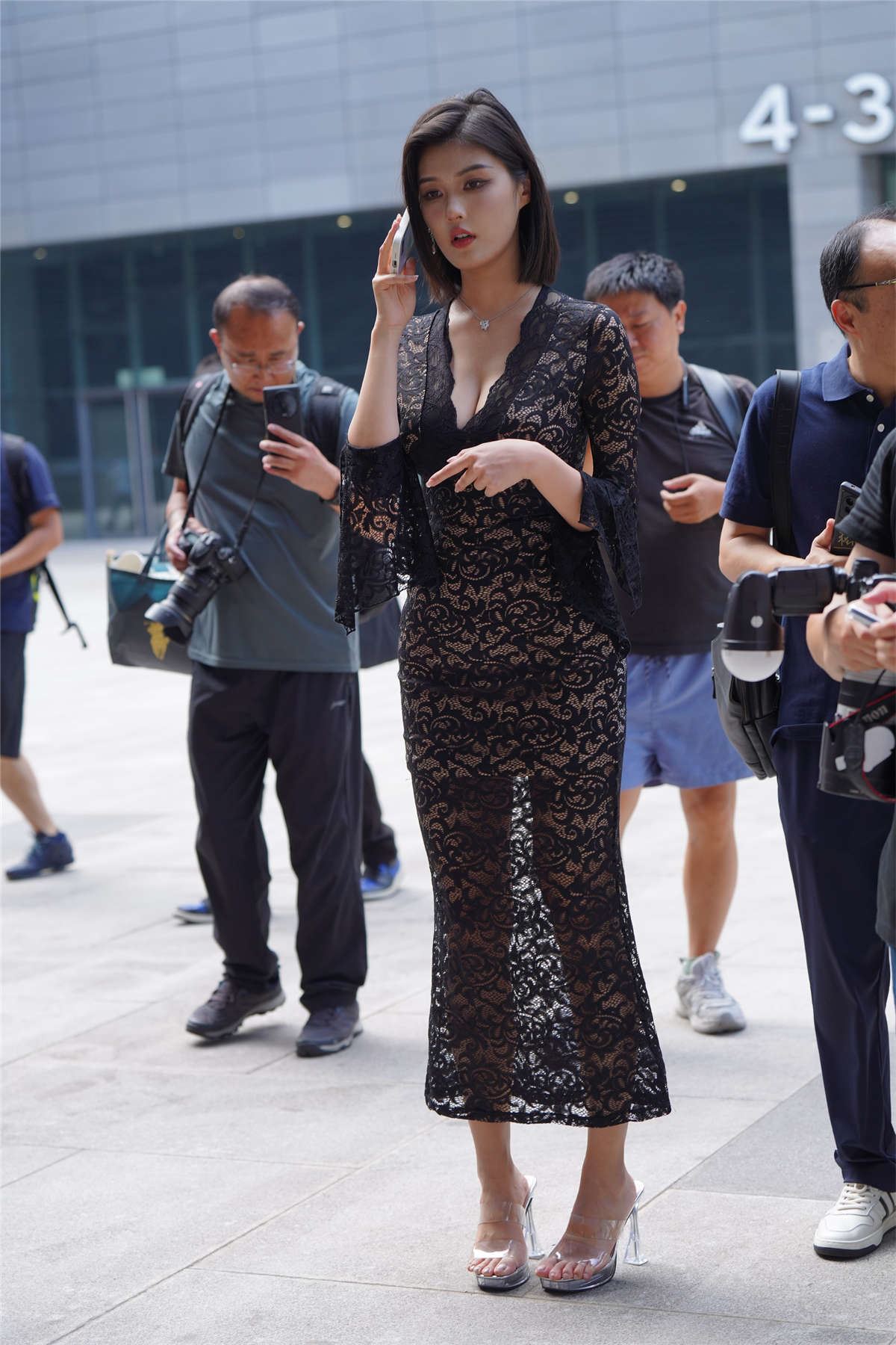 黑色蕾丝长裙