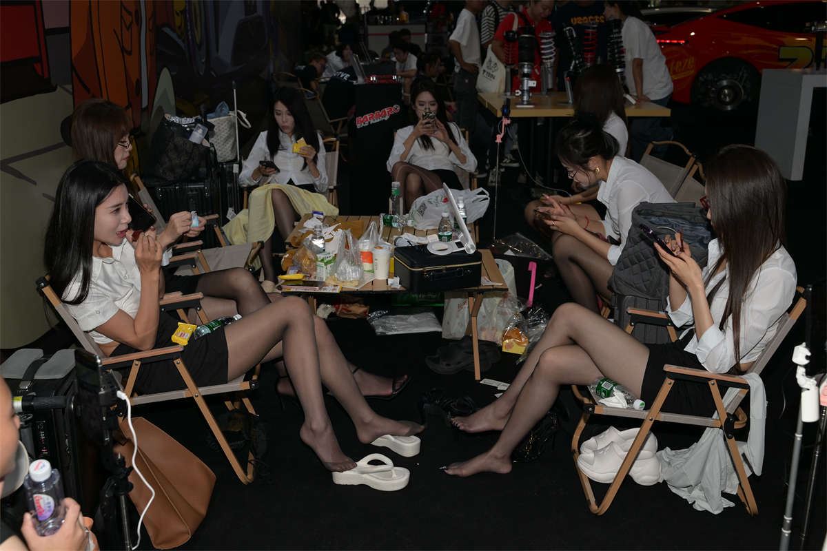迷人黑白搭配