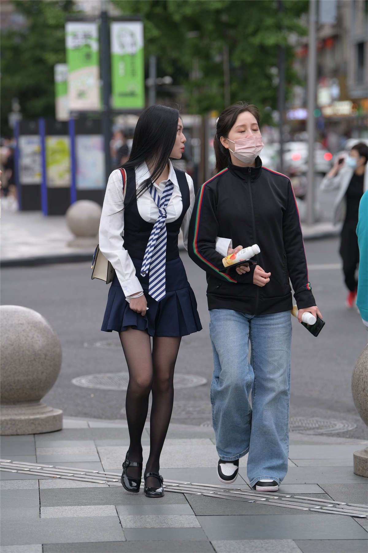 衬衫百褶裙