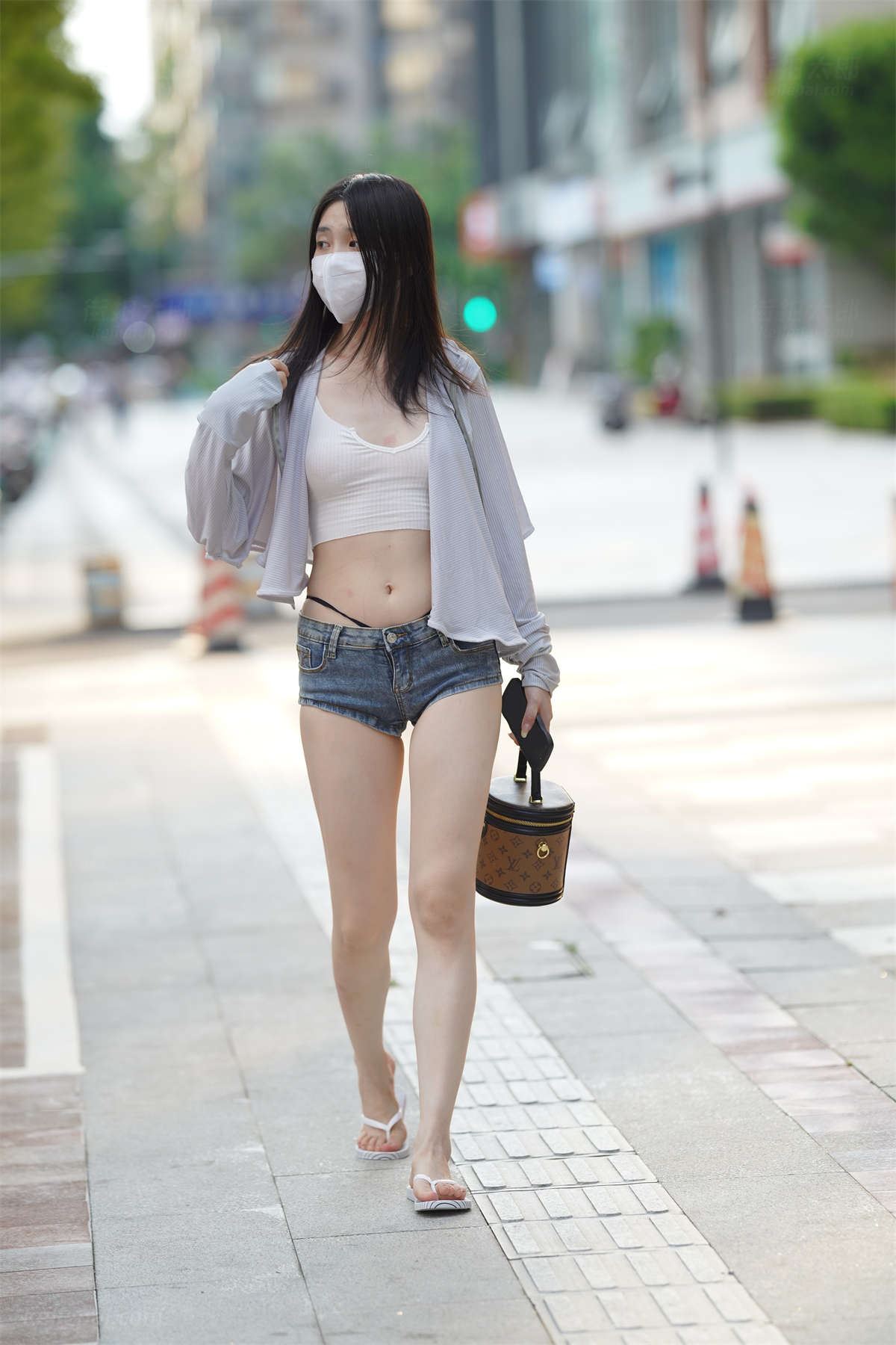 热裤小妹