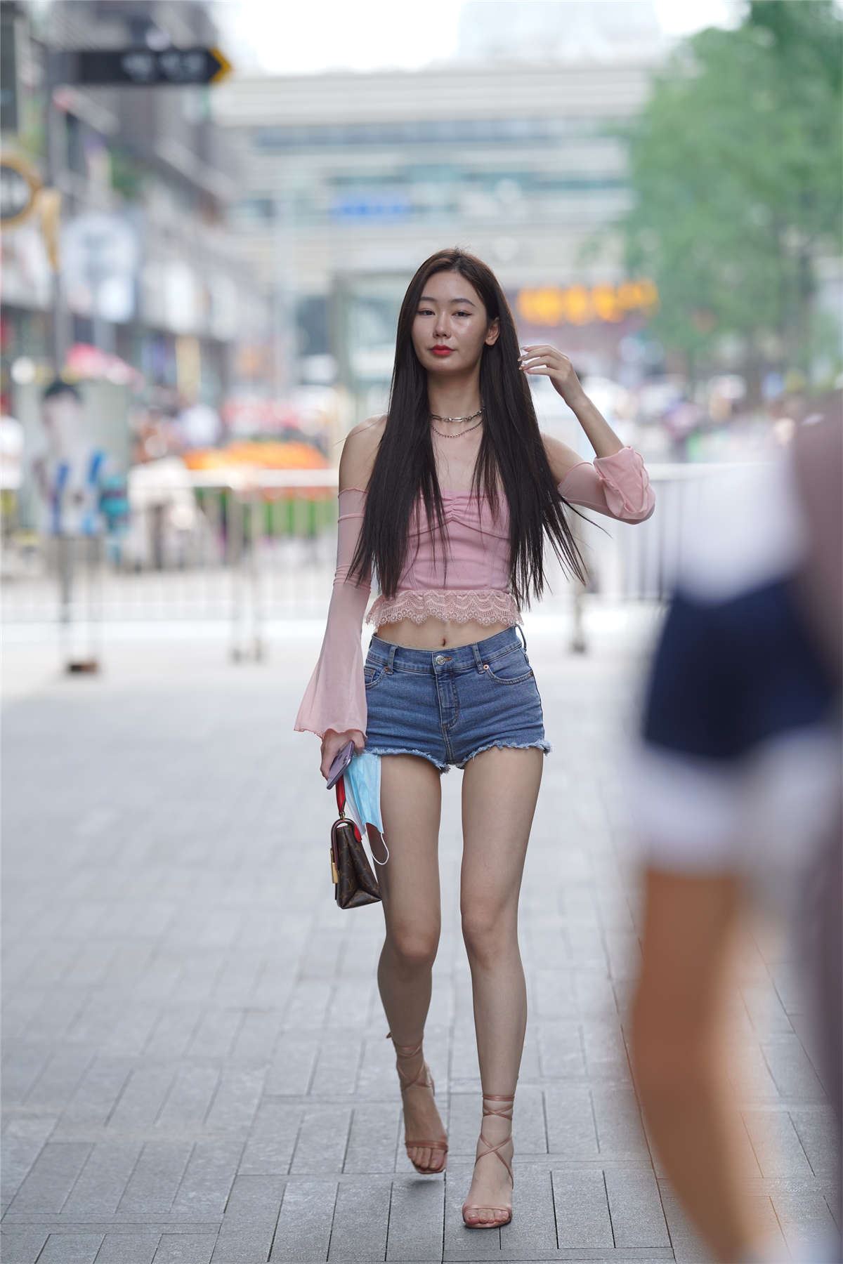 牛仔热裤美腿